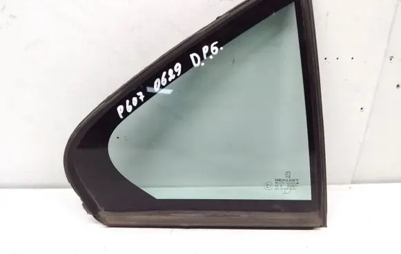 Peugeot 607 Rear side window