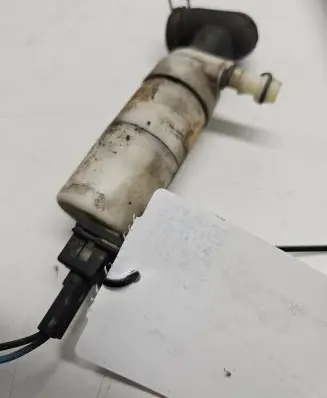 KIA Sorento Headlight washer pump 