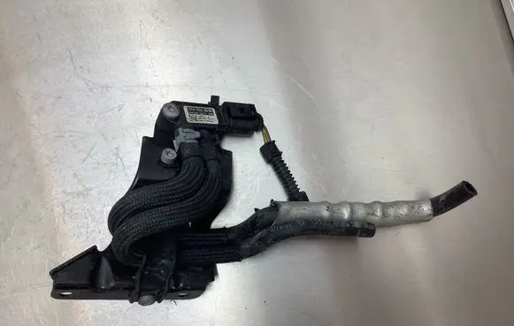 Volkswagen Touran II Exhaust gas pressure sensor 51MPP0203 076906051B