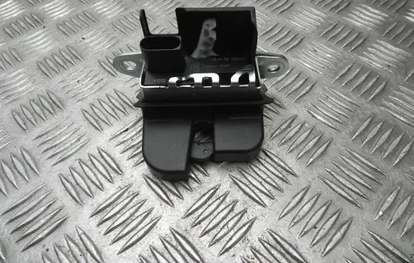 Volkswagen Polo VI Tailgate/trunk/boot lock/catch/latch 2G6827505B