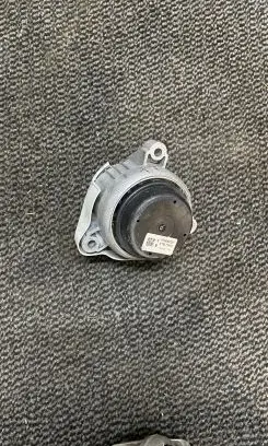 BMW X3 F25 Engine mount bracket 678571603
