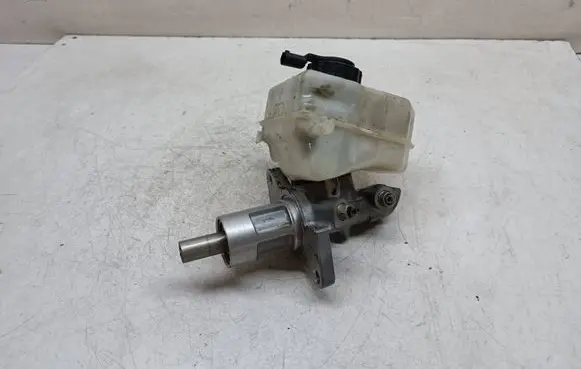 BMW 3 E90 E91 Master brake cylinder