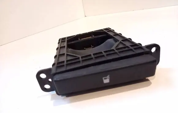 Toyota Avensis T250 Cup holder M13517