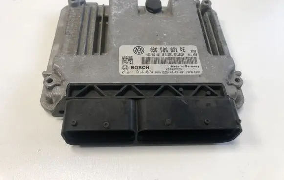 Volkswagen Golf V Engine control unit/module 03G906021PE