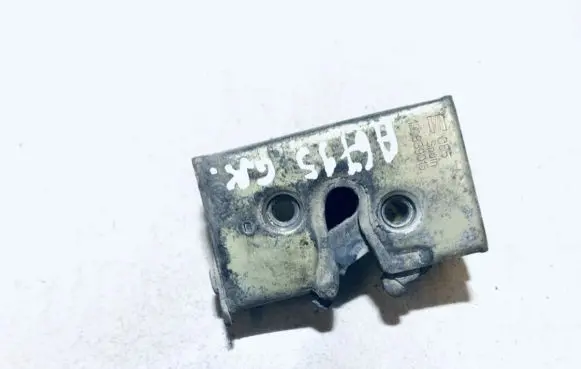 Seat Toledo I (1L) Rear door lock 1l0839015