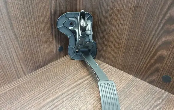Ford Transit Accelerator throttle pedal 6C119F836CB