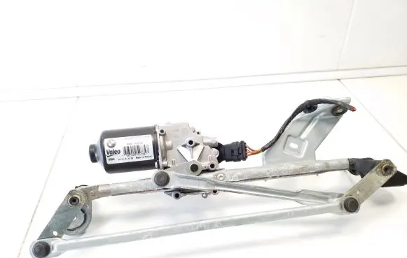 BMW 2 F45 Front wiper linkage and motor 730104308 W099052734