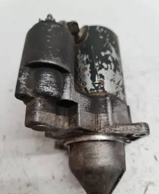 Opel Zafira A Starter motor 100582107