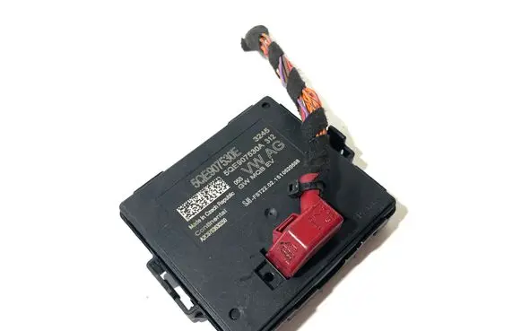 Volkswagen Golf VII Gateway control module 5QE907530E