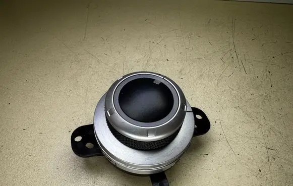 Mitsubishi Outlander Differential lock switch 