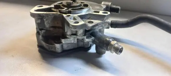 Volkswagen Touareg I Vacuum pump 070145209J