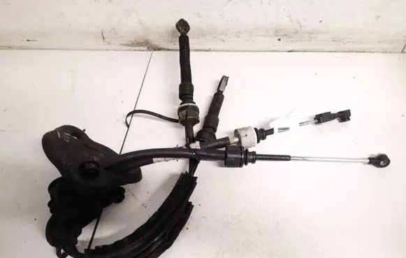 Gear shift cable linkage