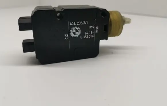 Loading door lock