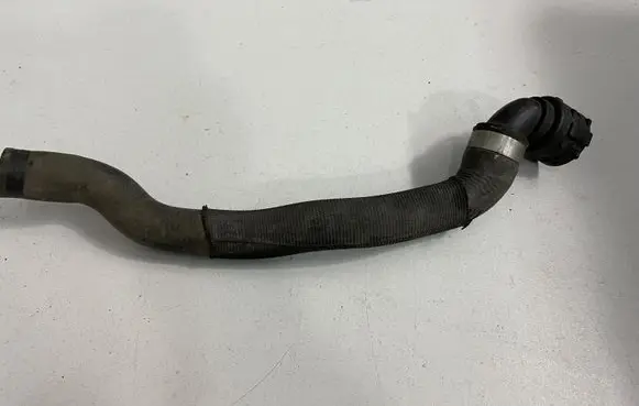 BMW 1 E81 E87 Engine coolant pipe/hose 6928591