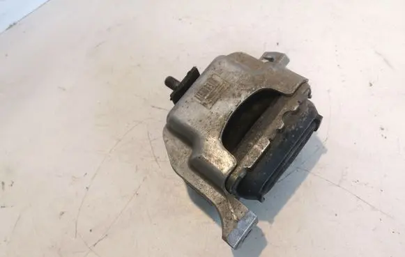 Mini One - Cooper Coupe R56 Engine mount bracket