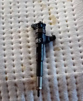 Renault Captur Fuel injector 0445110485