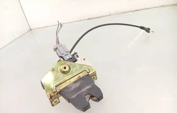 Volvo S80 Tailgate/trunk/boot lock/catch/latch 8652398