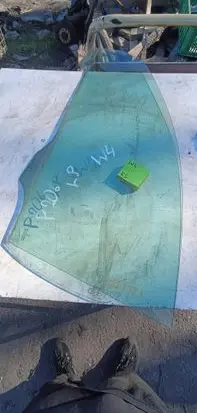 Peugeot 206 Front door window glass four-door 1212123