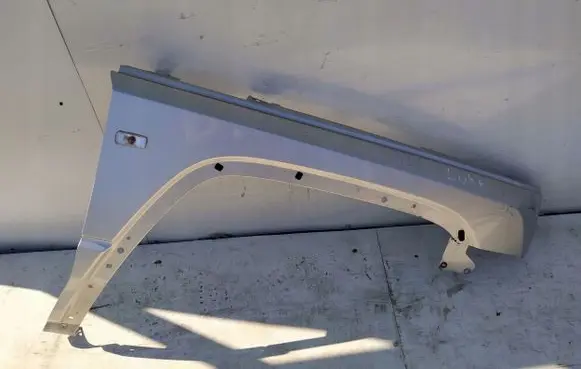 Jeep Commander Fender