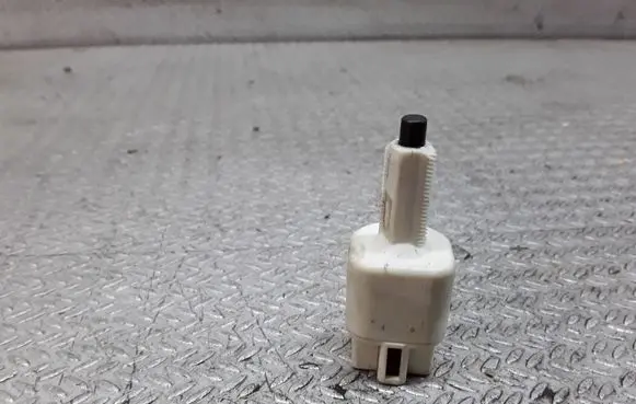 Toyota Avensis T250 Brake pedal sensor switch