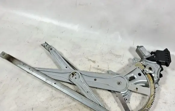 Toyota Corolla Verso AR10 Front door window regulator with motor 698100F010