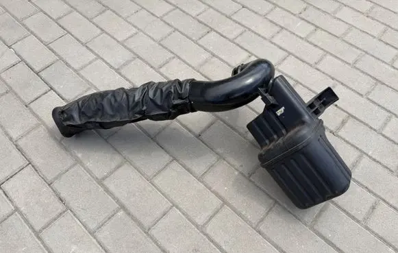 Chevrolet Captiva Intake resonator 20987239 20792675