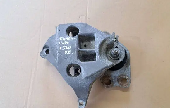 Renault Kangoo I Engine mounting bracket 101849