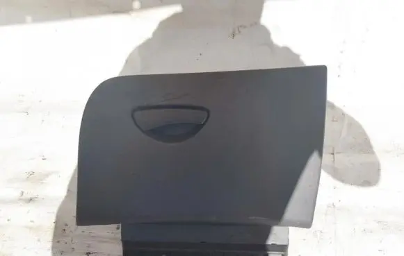 Ford Focus Glove box