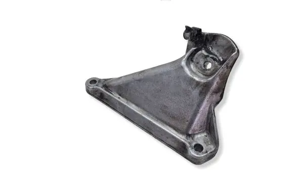 BMW 5 E60 E61 Engine mounting bracket 6769153 22116769153