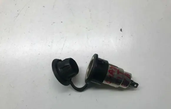 Ford Focus C-MAX 12 V Socket (front) 1S7T19N236 1S7T19N236AA