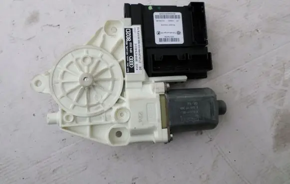 Audi A3 S3 8P Rear door window regulator motor 8P4959802D