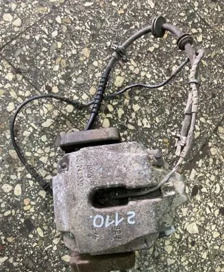BMW 5 F10 F11 Front brake caliper 6024330