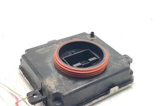 Volkswagen PASSAT B8 Voltage converter/converter module 4G0907697F