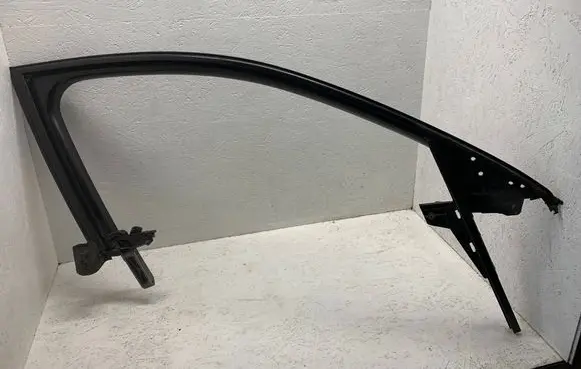 Audi A8 S8 D3 4E Front door window/glass frame 4E0837608F
