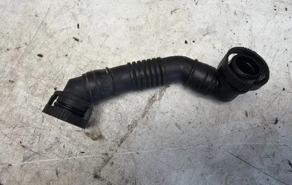 Volkswagen Golf V Breather hose/pipe 03G103493D