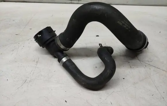 Volvo XC60 Engine coolant pipe/hose 6G918286