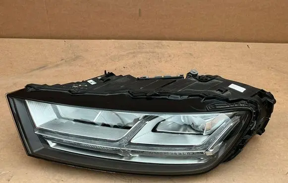 Audi Q7 4M Headlight/headlamp 4M0941033A