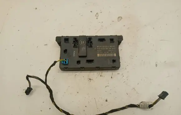 Mercedes-Benz Vito Viano W639 Door control unit/module 6398200026 00006177