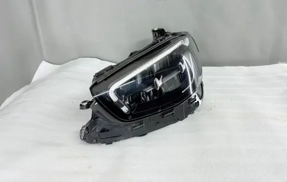 Mercedes-Benz E W213 Headlight/headlamp A2139067509
