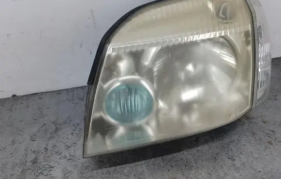 Nissan X-Trail T30 Headlight/headlamp
