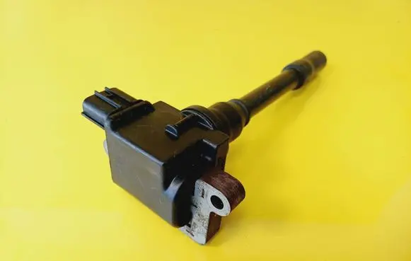 Mitsubishi Carisma High voltage ignition coil FK0138