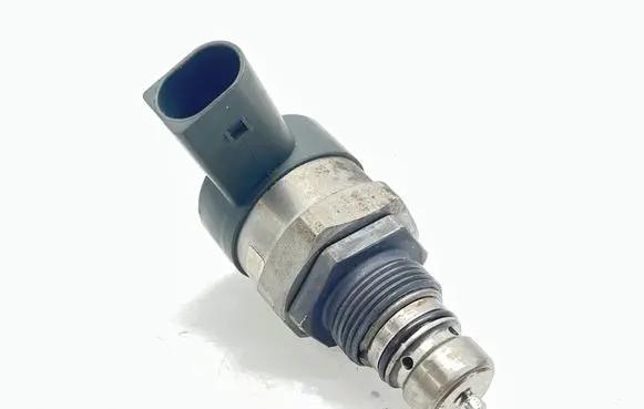 Mercedes-Benz E W211 Fuel pressure regulator A6420700146
