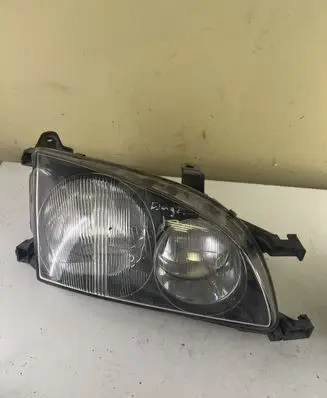 Toyota Avensis T220 Headlight/headlamp