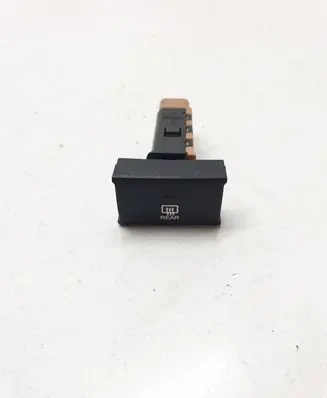 Hyundai Santa Fe Windscreen/window heater switch 621W05010