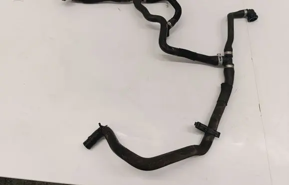 BMW 2 F46 Engine coolant pipe/hose 8475727