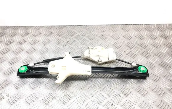 Rear window lifting mechanism without motor