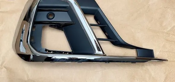 Audi A8 S8 D5 Front fog light trim/grill 4N0807680N