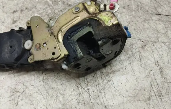 Subaru Forester SF Front door lock