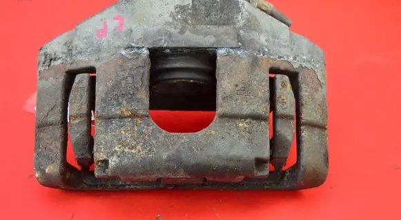 Volkswagen PASSAT B6 Front brake caliper