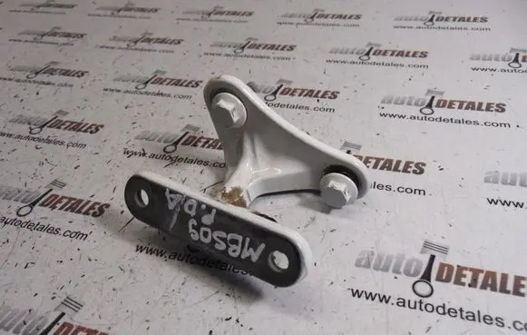 Mercedes-Benz S W221 Front door lower hinge 